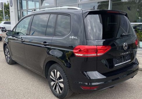 Volkswagen Touran, 2025 3