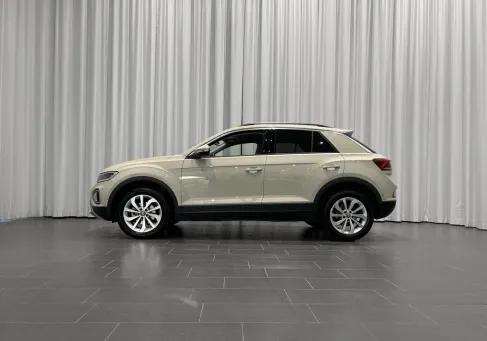 Volkswagen T-Roc, 2025 2