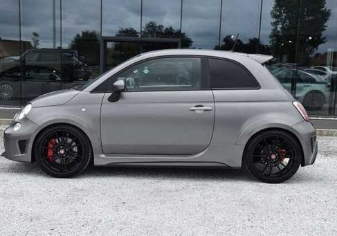 Abarth 695, 2016