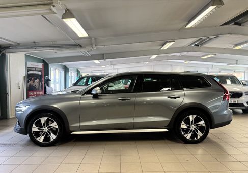 Volvo V60 Cross Country, 2019