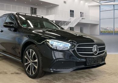 Mercedes-Benz E 300, 2022