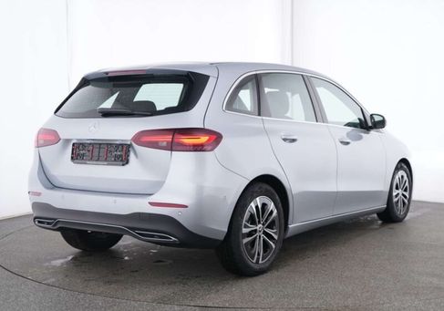 Mercedes-Benz B 200, 2025 3