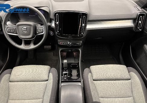 Volvo XC40, 2025 2