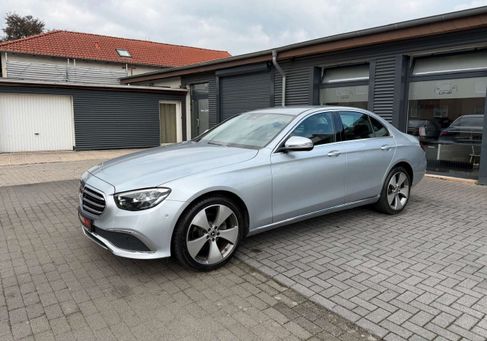 Mercedes-Benz E 200, 2020