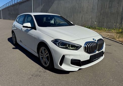 BMW 118, 2021