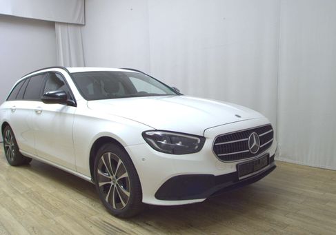 Mercedes-Benz E 300, 2022