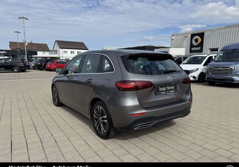 Mercedes-Benz B 180, 2025 3