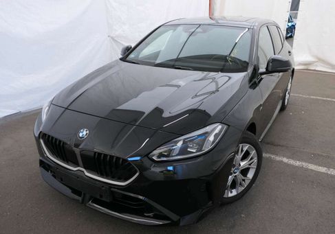 BMW 118, 2025