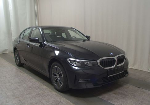 BMW 318, 2022 3