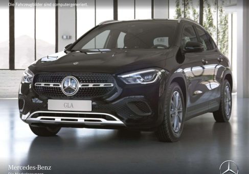 Mercedes-Benz GLA 180, 2022