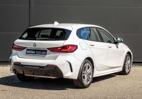 BMW 118, 2022
