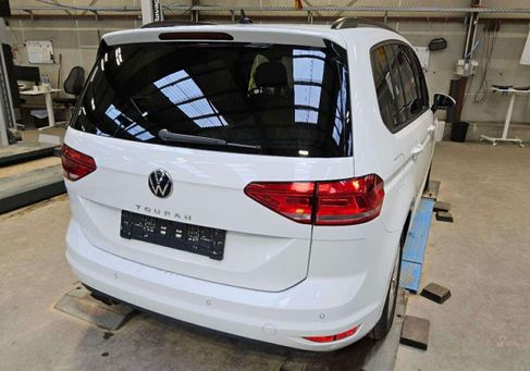 Volkswagen Touran, 2024 3