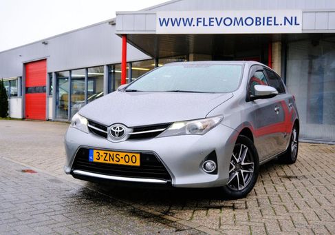 Toyota Auris, 2015