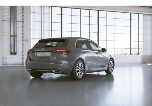 Mercedes-Benz A 180, 2022