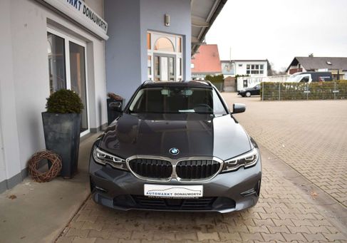 BMW 320, 2021 3