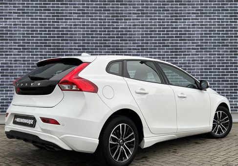 Volvo V40, 2017