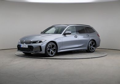 BMW 330, 2024