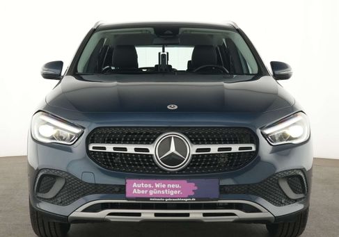 Mercedes-Benz GLA 180, 2022