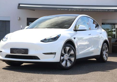 Tesla Model Y, 2023