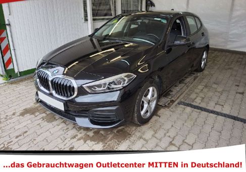 BMW 118, 2022