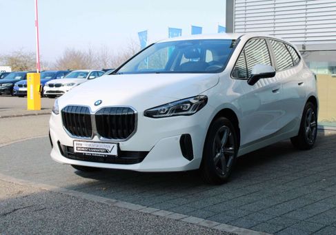 BMW 220, 2025
