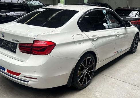 BMW 330, 2018