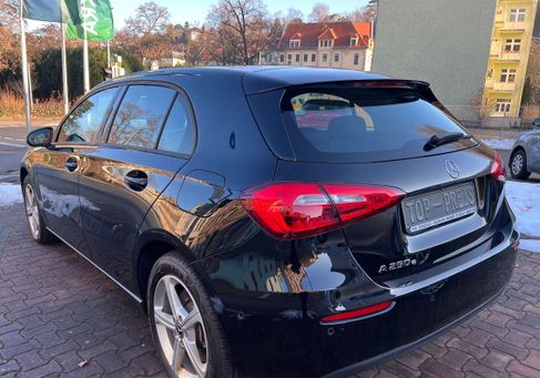 Mercedes-Benz A 250, 2022 3