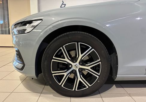 Volvo V60, 2024 3