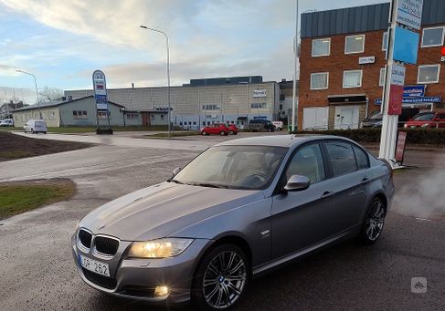 BMW 320, 2011