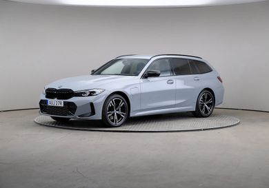 BMW 330, 2024