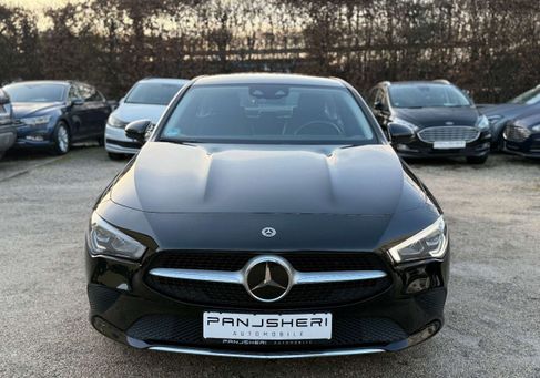 Mercedes-Benz CLA 200, 2022