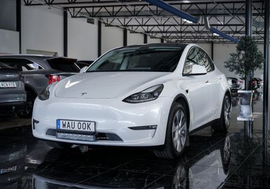 Tesla Model Y, 2023