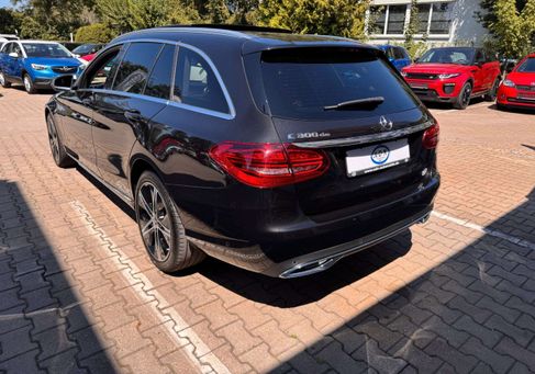 Mercedes-Benz C 300, 2021 3