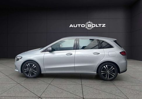 Mercedes-Benz B 200, 2024 3