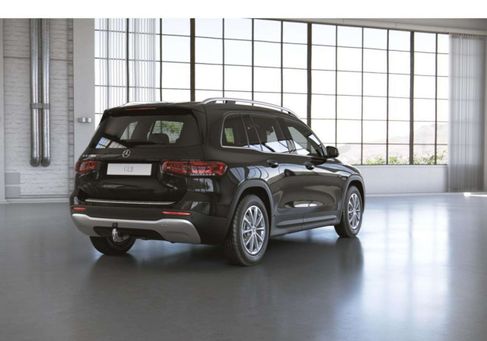 Mercedes-Benz GLB 180, 2021