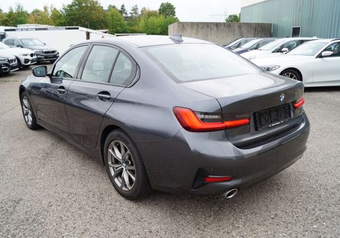 BMW 330, 2021