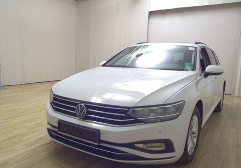 Volkswagen Passat, 2022