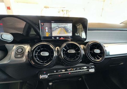 Mercedes-Benz GLB 180, 2023