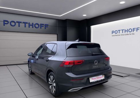 Volkswagen Golf, 2024 3