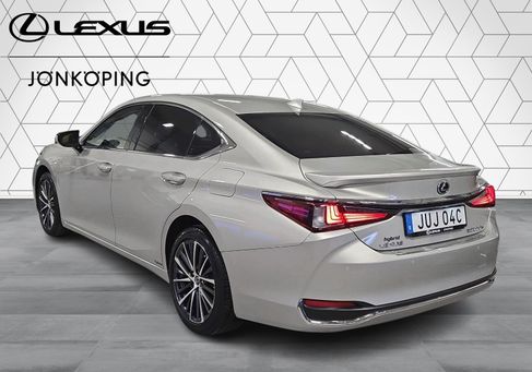 Lexus ES, 2025