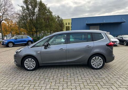 Opel Zafira, 2018