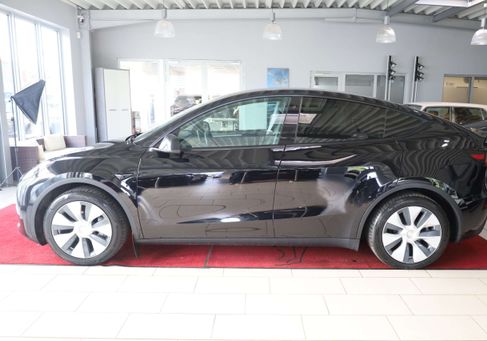 Tesla Model Y, 2023