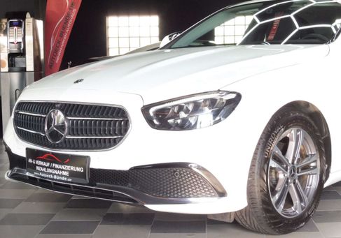 Mercedes-Benz E 200, 2022