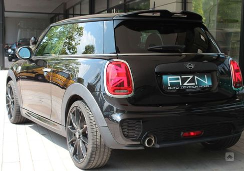 MINI ONE, 2018
