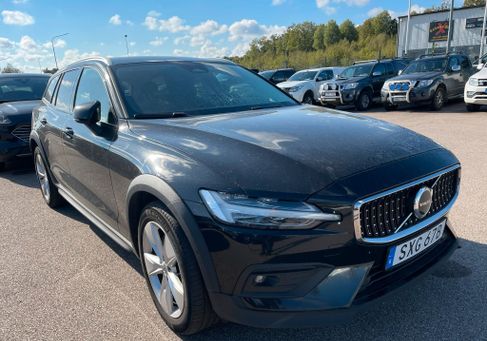 Volvo V60 Cross Country, 2023