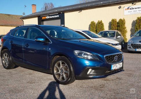 Volvo V40 Cross Country, 2015