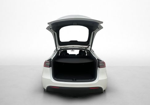 Tesla Model Y, 2023 2