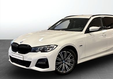BMW 330, 2022