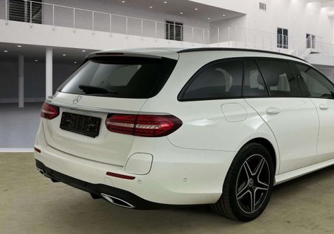 Mercedes-Benz E 300, 2021 3