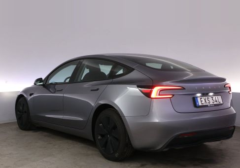 Tesla Model 3, 2025 3